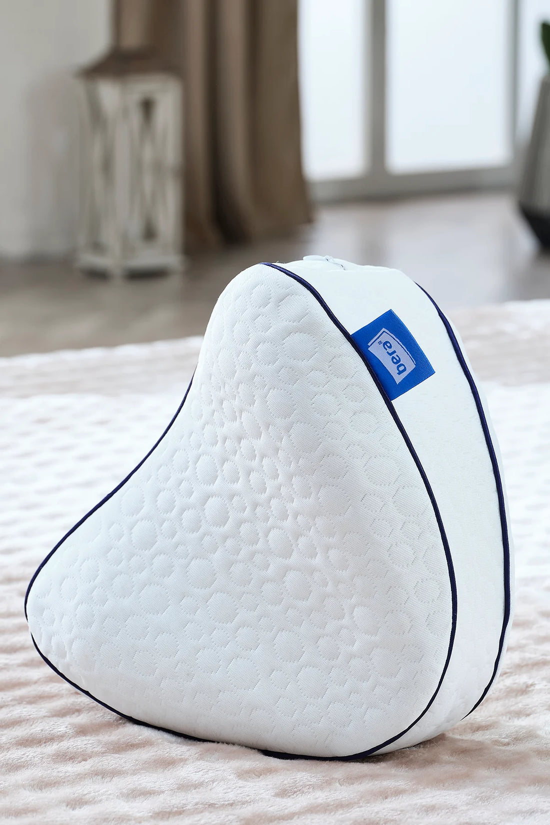 Bera Yatak Pro V Model Diz Arası Ortopedik Yastık, Bacak Arası Yastığı, Hamile Yastığı, Visco Yan Yatış Yastığı