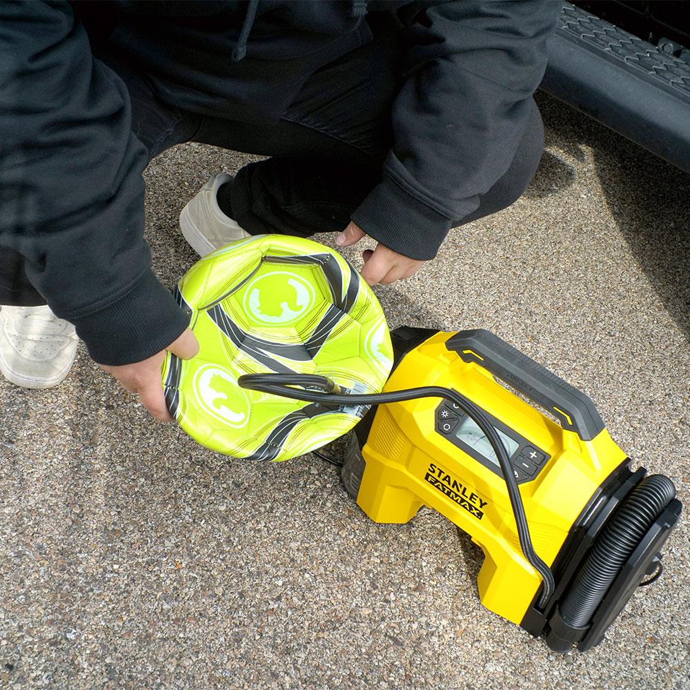 STANLEY SXVI02001A 12V/18V 2Ah Li-ion Şarjlı 160 PSI Dijital Göstergeli Lastik&Yatak Şişirme Pompası+Araç Süpürgesi - Onivias