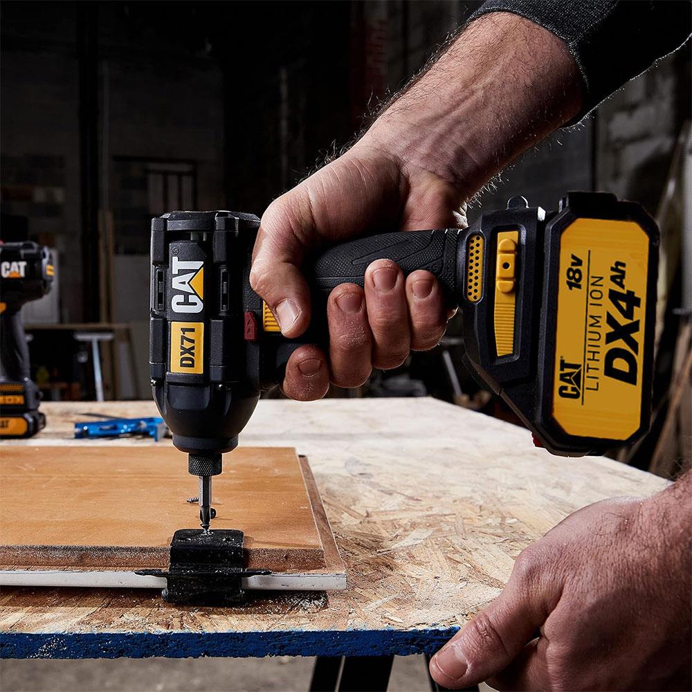 CAT DX71.2 18Volt 4.0Ah Li-ion Çift Akülü 215Nm Kömürsüz Profesyonel Şarjlı Darbeli Tornavida - Onivias